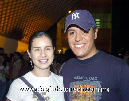 24092006 
Pamela Molina y Aarón Aguijo.