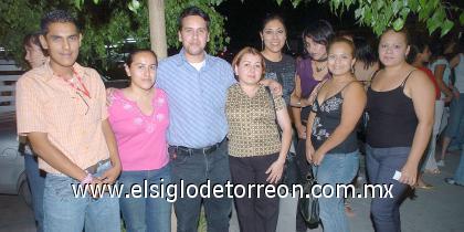 24092006 
Aby y Daisy de Santiago, Diana Sosa, Claudia y Ofelia Silva, Eduardo y Julia Borja y Carlos Molina.