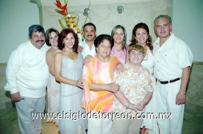 24092006 
Con una agradable reuniòn, fue festejado Josè Manuel Pinto Suacedo con motivo de su cumpleaños.