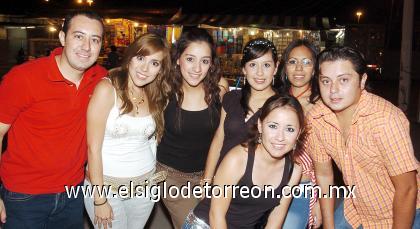 24092006 
Jaime Muñoz, Violeta Juárez, Sofía Rodríguez, Adriana Anaya, Jazmín Juárez, Liliana Martínez y Chuy Castañeda.
