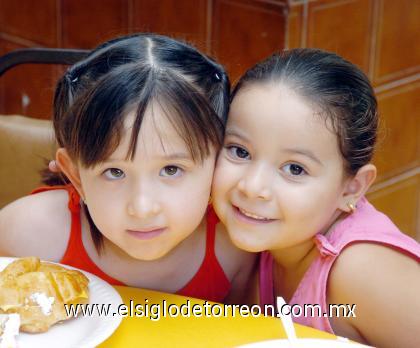 24092006 
Ale y Paulina Castro.