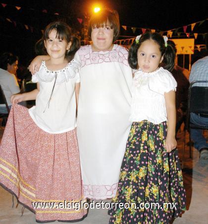 24092006 
Ana Claudia Ornelas, Ana Laura Habib Díaz Flores y Ana Gaby Cuevas.