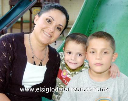 24092006 
Evelyn, Rodo y Santiago Alatorre.