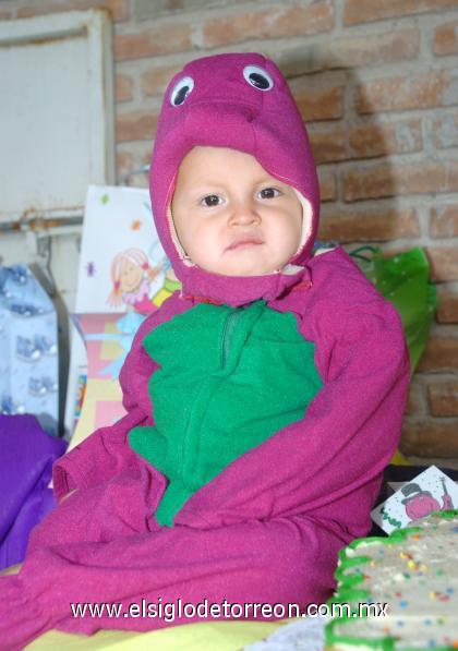 26092006
Diego Escobedo Guerrero festejó su primer cumpleaños, con una divertida piñata que le organizaron sus papás, Ivonne Guerrero y Miguel Escobedo.