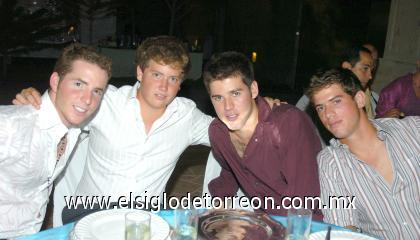 26092009

Pedro y Manolo Martín, Eduardo y Carlos Villarreal.