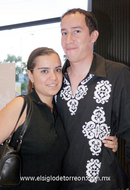 29092006 
Alejandra García y Alejandro Gidi.