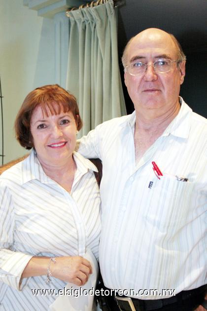 29092006 
Laura Chávez y José Chávez Perches.