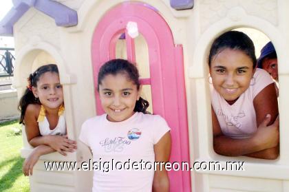 29092006 
Alexia González, Andrea Hoyos y Alejandra Hoyos.