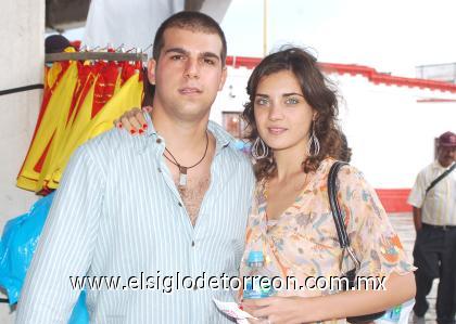 27092006
Roberto Murra y Sofía Acosta.