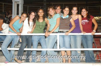 27092006

Geo Ganem, Gina Niño, Elizabeth Morales, Pau Meza, Bárbara Lara, Ana Chibli, Denneb Bernal y Ale Robles.