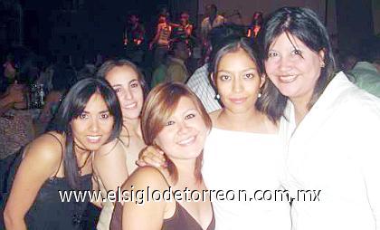 27092006
Cinthya Carrillo, Lolis Zapico, Martha Quiroga, Fabiola Violante y Lucero Saucedo.