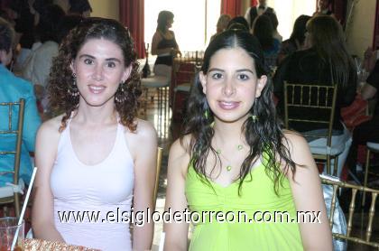 27092006
Lilian de León y Vanesa de Reyes.