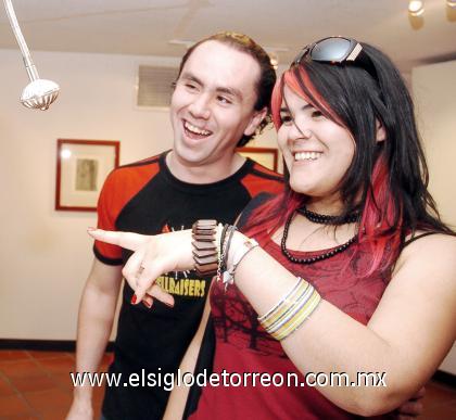01102006 
Alicia Cázares y Humberto Lara.