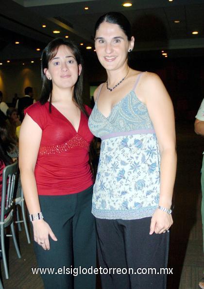 01102006 
Ana Lucía Fernández y Beatriz González de Fernández.