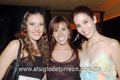 01102006 
Carla Hernández, Sylvia López y Mayoya Saldaña.