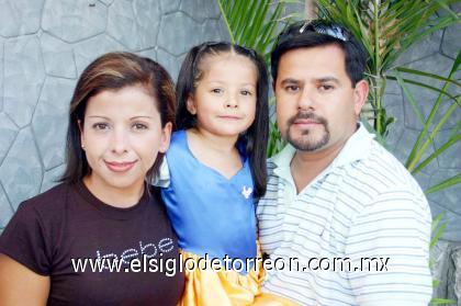 01102006 
Alexandra Martínez Anaya cumplió cinco años de vida y fue festejada por sus papás, Adriana Anaya y Alejandro Martínez.