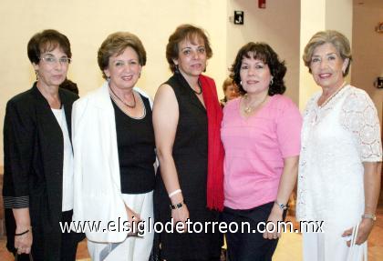 01102006 
Martha W. de Saldaña, María Rosa, María del Pilar y Lucía Sánchez Herrero y Verónica P. de Saldaña.