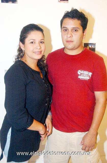 01102006 
Liliana López y Alejandro Molina.