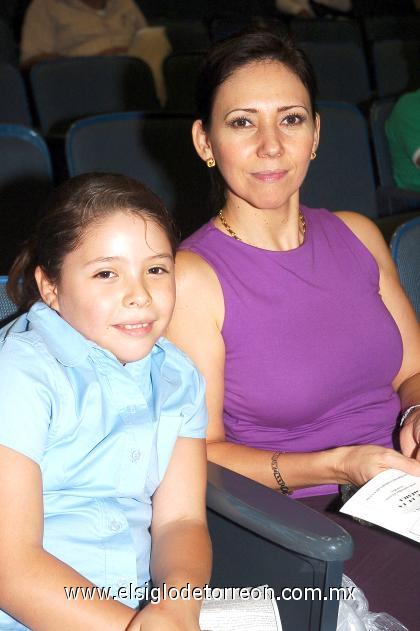 03102006
Sonia de Chávez y Luis Chávez.