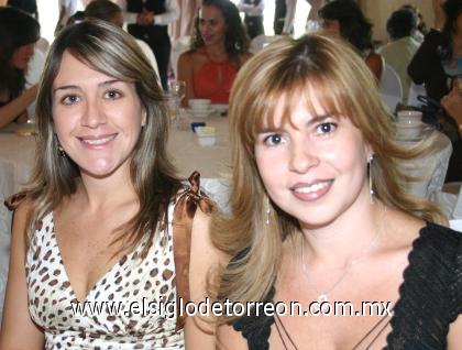04102006
Edelmira de Aguirre y Claudia de García.