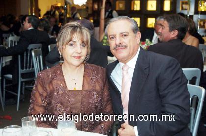 06102006 
Rocío de Juan Marcos y Salomón Juan Marcos Issa.