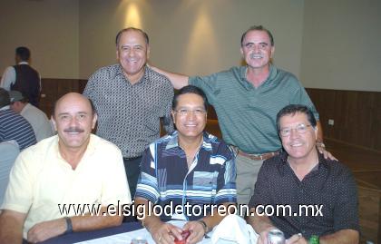 05102006
Hugo Anaya, Alberto Wong, Francisco Ollivier, René Anaya y Carlos Fahur.
