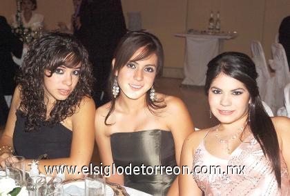 09102006
Leslie Becerra Huerta, Ana Uribe y Adriana Pinto.