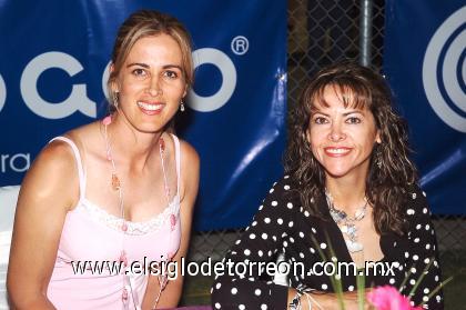 09102006
Mayoya de Saldaña y Adriana de Palma.