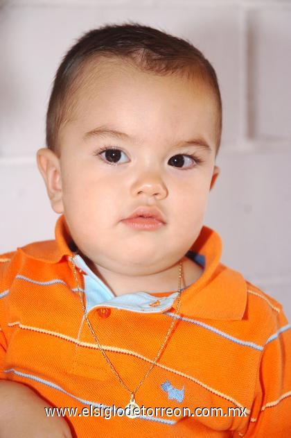09102006
El pequeño Alfonso Javier Rodríguez Ceballos, captado el día de su piñata con motivo de su primer añito de vida.