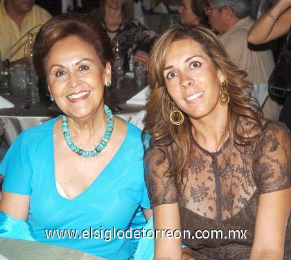 09102006
Lulú y Roxana Sánchez.