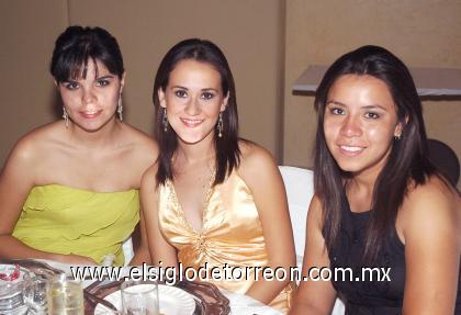 10102006
Montserrat Guijarro, Liliana Madrazo y Mayté Valdés.