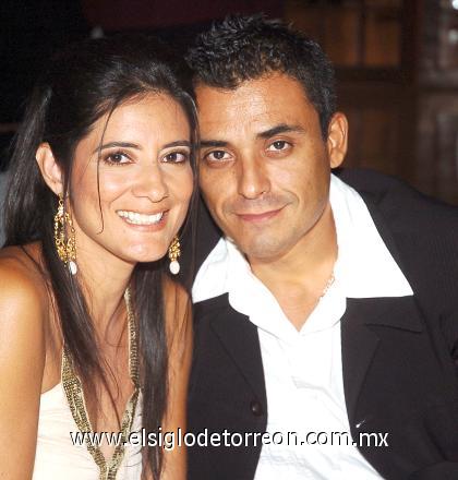 10102006
Agustín y Jill Murillo.