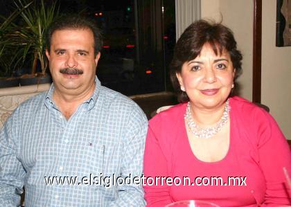 10102006
Arturo Ortiz Treviño y Bety de Ortiz.
