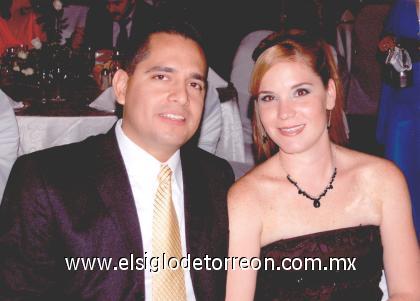 10102006
Arturo Téllez y Mary Tere Hinojosa de Téllez.