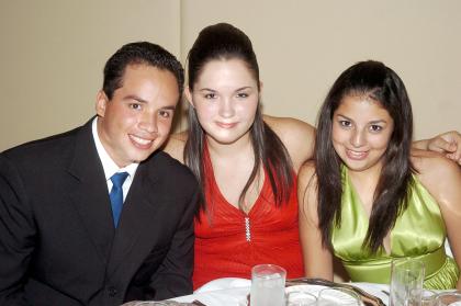 08102006 
Mariana Alemán, Mavish mendoza y Edy Ibarra.