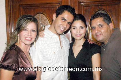 08102006 
Karen Paulina Rodríguez Adame y Guillermo Tovar López disfrutaron de una despedida de solteros, que les ofrecieron María Luisa González López de Félix y Franciso Félix Mirazo por su cercano matrimonio.