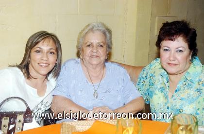 08102006 
Ana Laura de Cano, Consuelo de García y Rayito Gámiz.