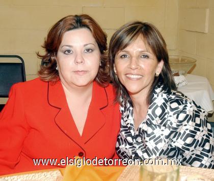 08102006 
Celina Hernández y Tere de Chaúl.