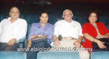 08102006 
Gerardo González, Cecilia, Eugenio Natera y Juana de Natera.