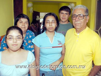 08102006 
Juan Cruz, Érika Pérez, Enrique Valdez, María Rocío y Karla Domínguez.