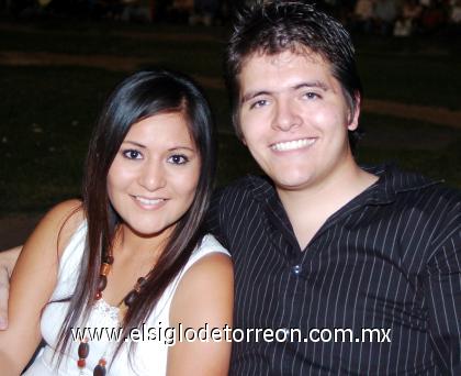08102006 
Olivia Morales Vázquez y Francisco Ortiz.