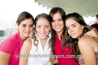 11102006
Luisa Pérez Veyán, Ana Karla Veyán, Magda Veyán y Ana Pérez Veyán.