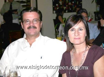 11102006
Jaime Reed y Maruca de Reed.