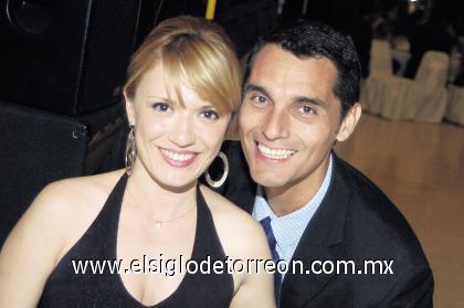 13102006 
Laura Grageda y Jorge Moreno.