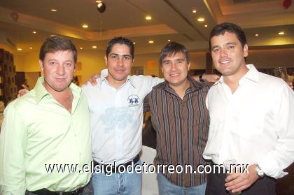 12102006
Jaime, Tallo, Juan y Paulo.