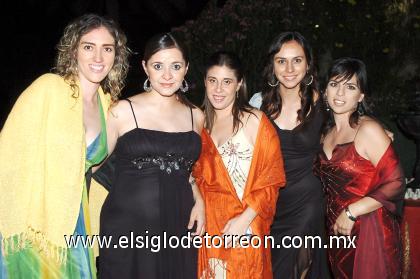 12102006
Marcela Garza, Alina Yein, Pily López, Luly Colores y Rina Gilio.