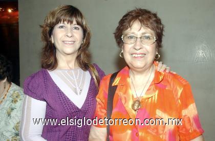 15102006 
Luz María Horta y Elena Horta.