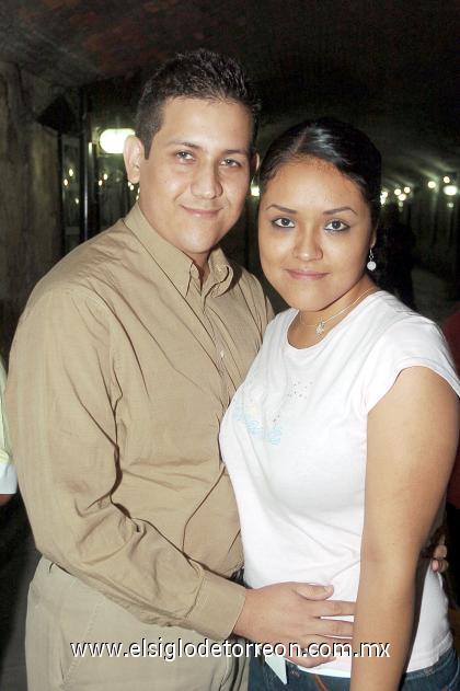15102006 
Daniel Maldonado y Luz López.