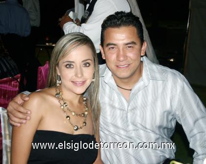 15102006 
Fernanda de De la Garza y Carlos de la Garza.