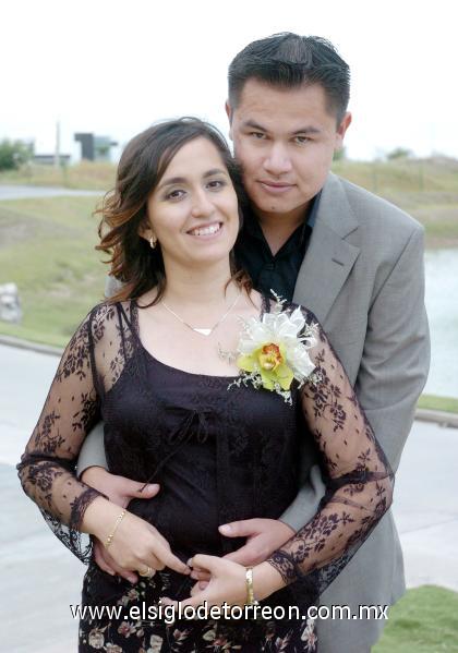 15102006 
Isela Guadalupe Carrera Calderón y HéctorAlonso Moreno Ávalos, contraerán matrimonio el próximo tres de noviembre.